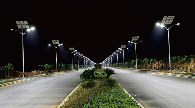 What are the benefits of solar street lights?